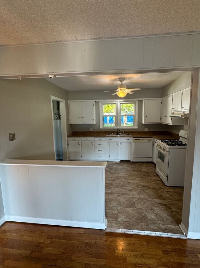 Foto del edificio - Adorable 3 bedroom 1 bath on the Eastside!