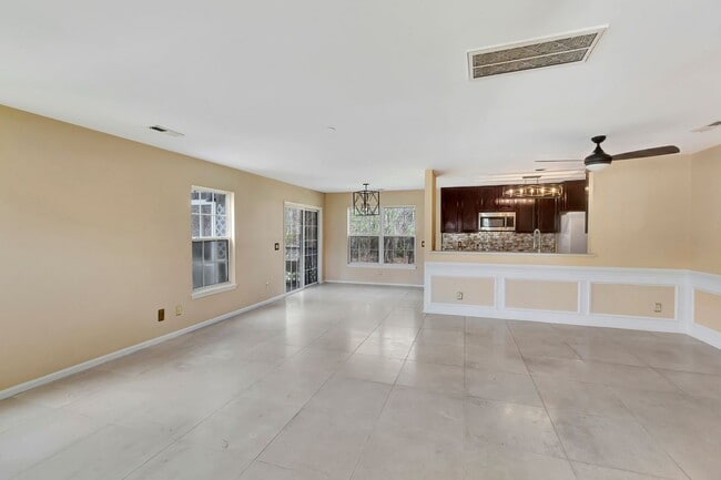 Building Photo - Beautiful home in Lakes of Summerville