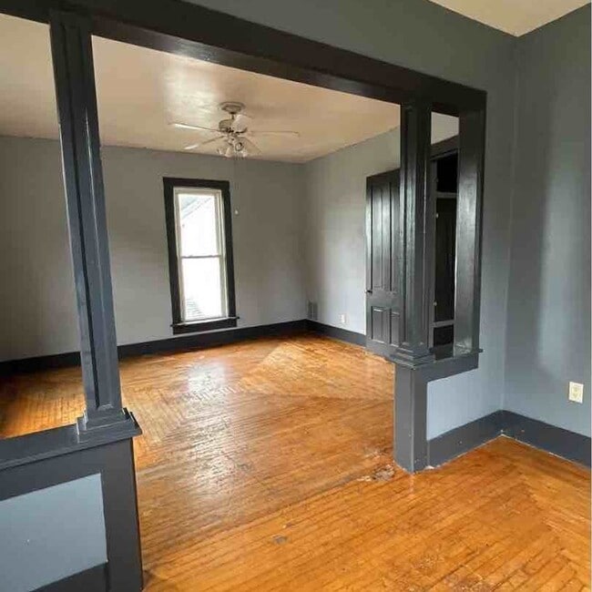 Building Photo - Charming home on West and Forest