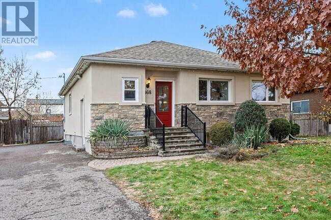 Building Photo - 868 Duberry St