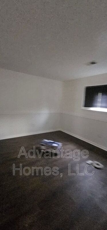 Building Photo - 711 N 70th St