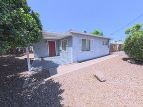 Building Photo - 756 E University Dr