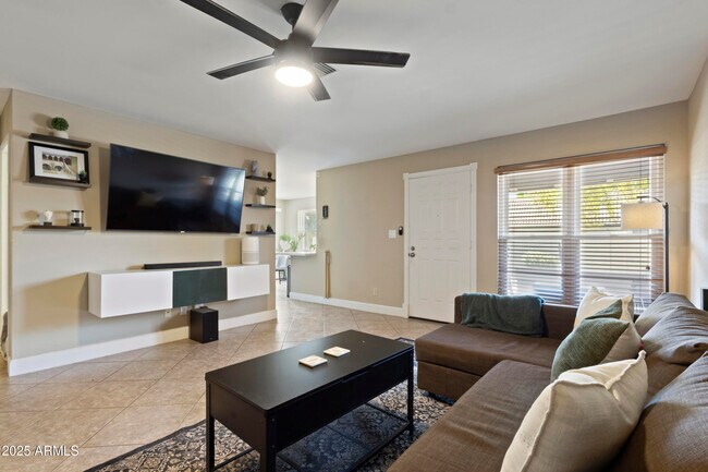 Foto del edificio - 9020 W Highland Ave