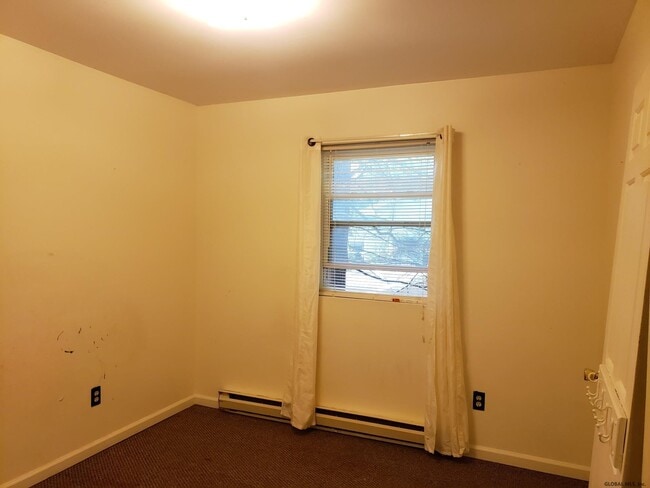 Building Photo - 7 Woodridge Cir
