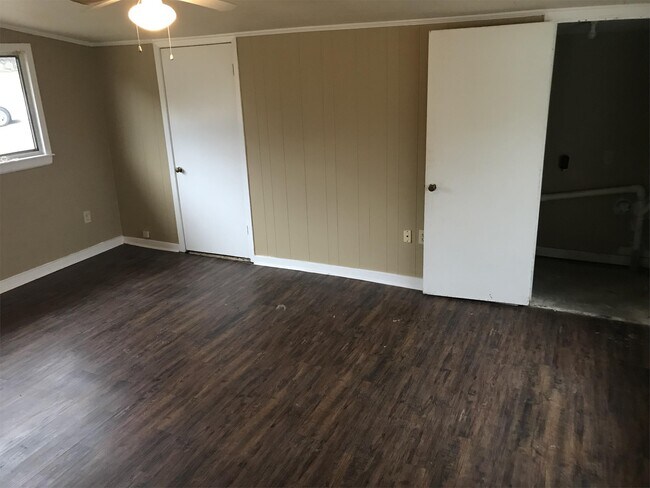 Building Photo - 328 Beverly Cir