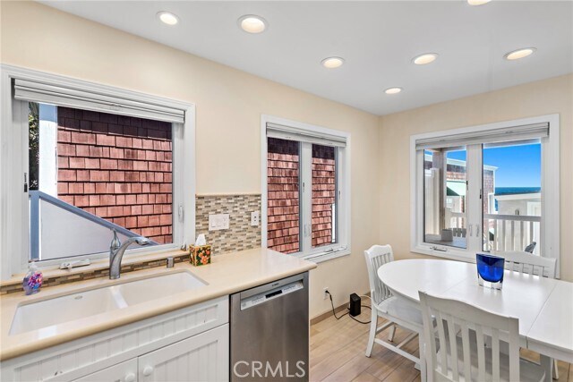 Foto del edificio - 1055 Gaviota Dr