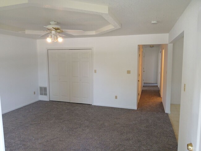 Foto del edificio - 3 bdrm, 2 bath, 2 car garage House For Rent