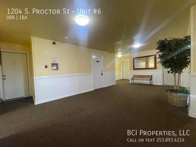 Building Photo - Studio Apartment on 12th & Proctor!! Avail...