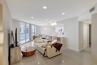 Building Photo - 16485 Collins Ave