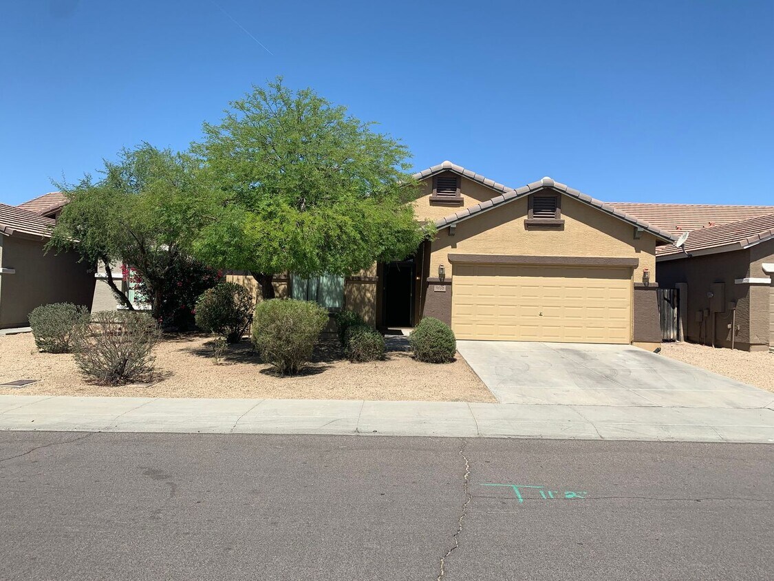 Warm & Inviting 4bed / 2 bath Home in Phoe... - Warm & Inviting 4bed / 2 bath Home in Phoe...