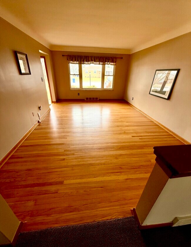 Foto del edificio - 12237 Champaign Ave