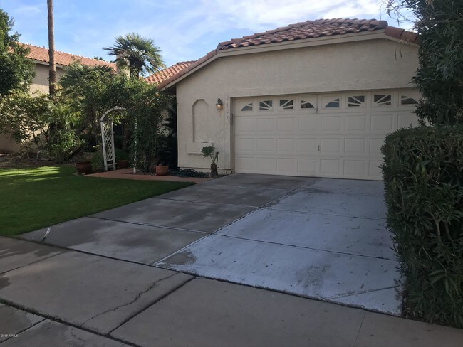 Building Photo - 7107 W Utopia Rd