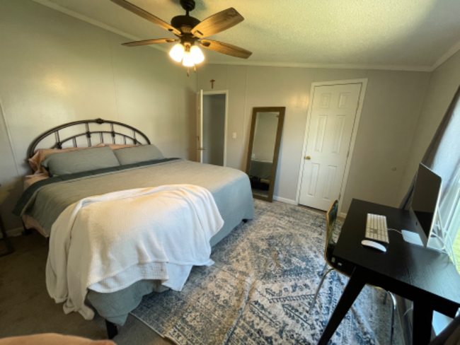 Foto del edificio - 2744 Childs Rd W
