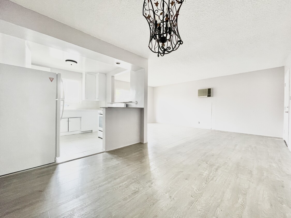 Primary Photo - 854 S Sherbourne Dr