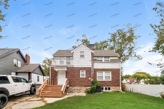 Building Photo - 1115 E 76th St