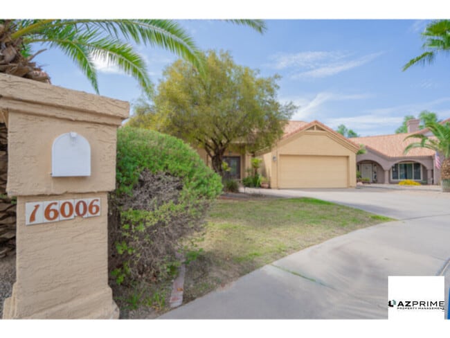 Building Photo - Live Beautifully in this Updated 4/2 Phoen...