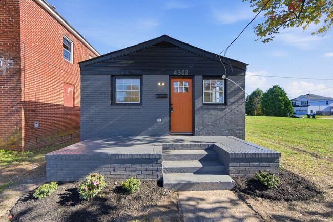 Foto del edificio - 4308 Roanoke Ave