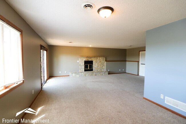 Foto del edificio - Beautiful duplex located in the hills of West Manhattan!