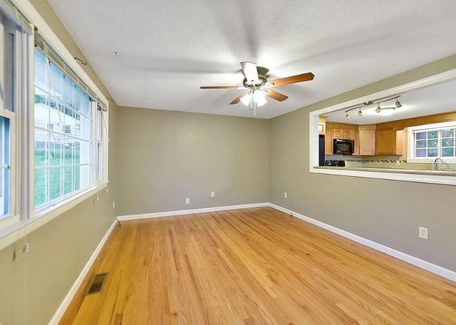 Foto del edificio - 7 Linden Dr