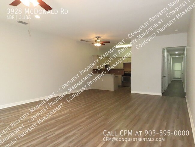 Foto del edificio - Spacious 4 Bdrm., 3.5 Bathroom! Negotiable...