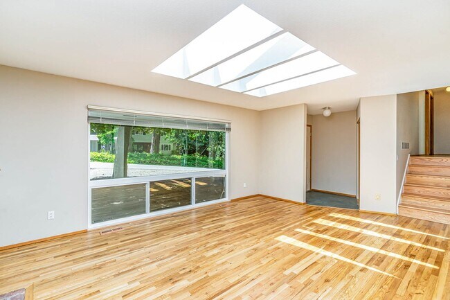 Foto del edificio - 3bd/2.5ba Bellevue House