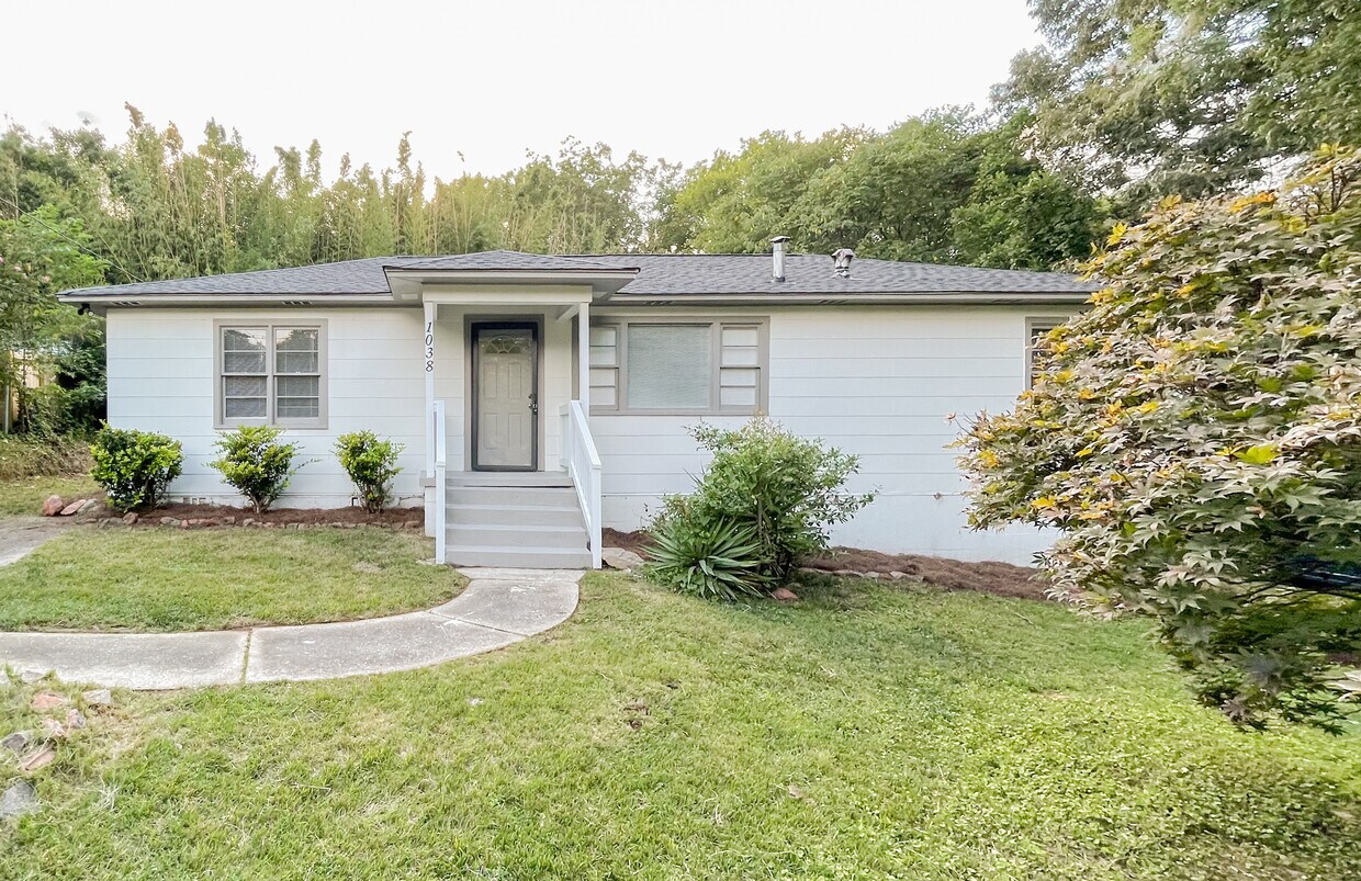 Primary Photo - 1038 Alma Ave