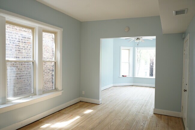 Building Photo - 3907 W Monroe St