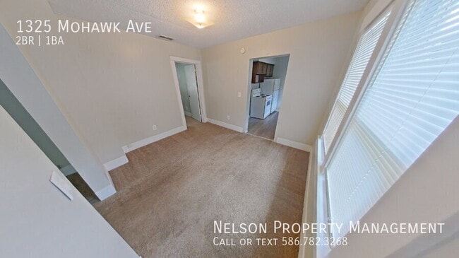 Foto del edificio - 1325 Mohawk Ave