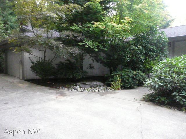 Building Photo - 2926 E Bay Dr NW