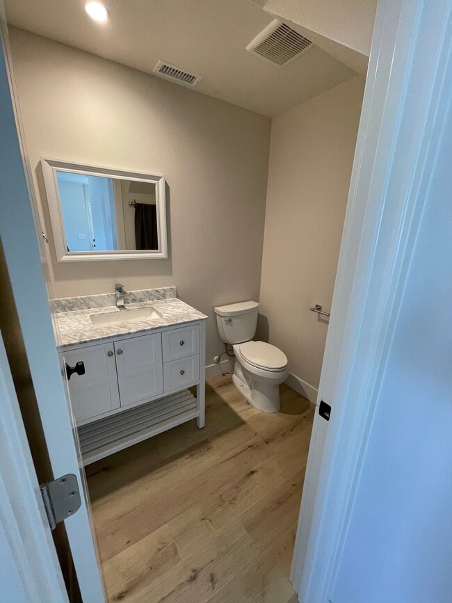 Foto del edificio - 1029 Oleander St