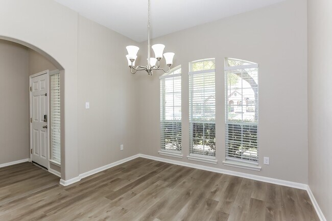Foto del edificio - 13606 Caney Springs Ln