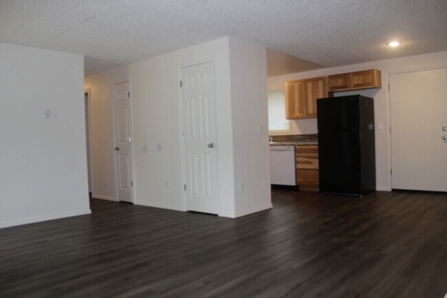 Building Photo - 3 Bedroom Ranch