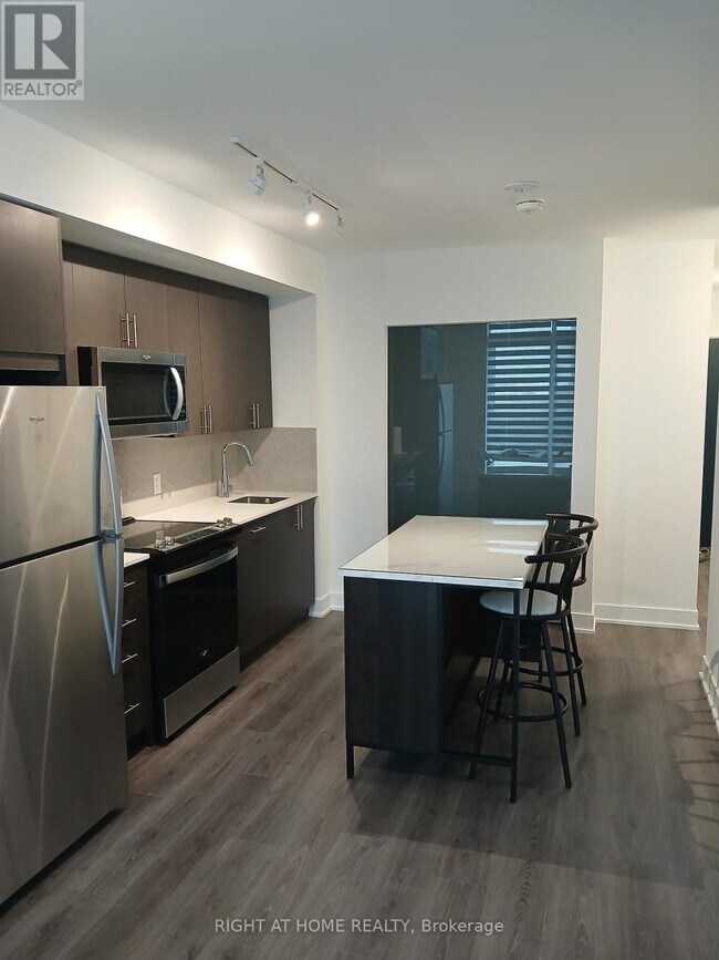 Photo du bâtiment - 2545 Simcoe St N