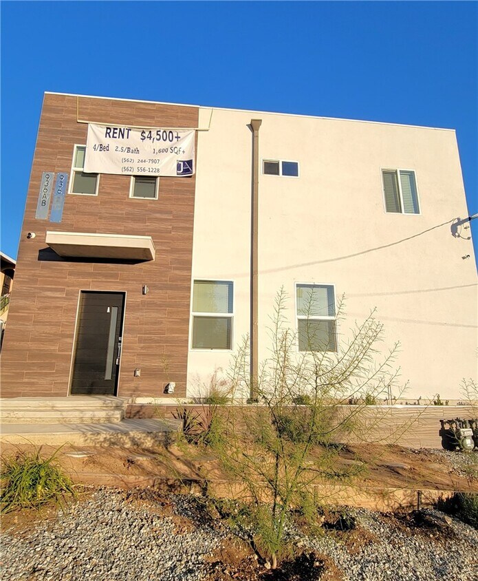 Primary Photo - 936 N Townsend Ave
