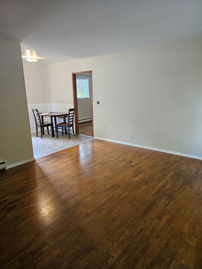 Foto del edificio - West hill Auburn - Darling 3 bed 1 bath ra...