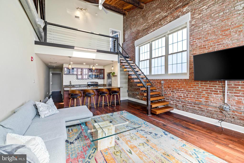 Primary Photo - 1301 N Front St