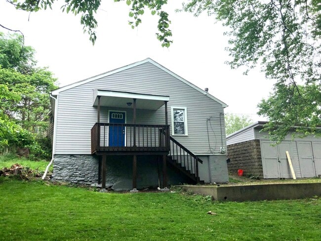 Building Photo - 108 Burnside Ave