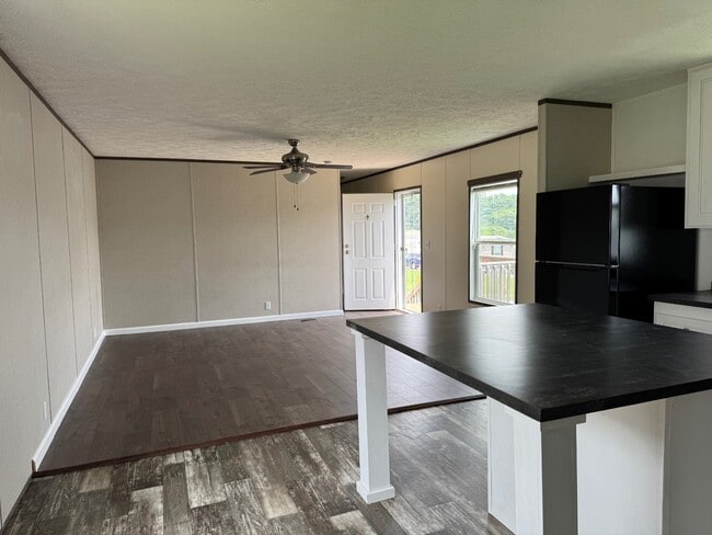 Building Photo - 809 Austin Way