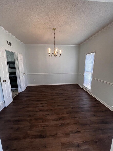 Foto del edificio - 8282 Linkwood Ln