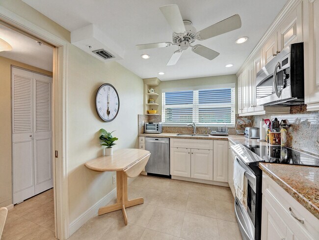 Foto del edificio - 3300 S Ocean Blvd