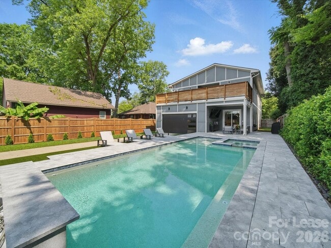 Foto del edificio - 708 Cross Trl Dr