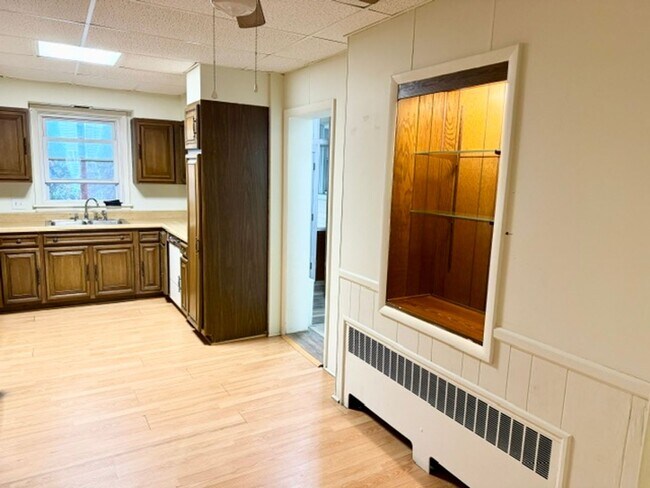 Foto del edificio - Convenient 1 Bedroom / 1 Bath First Floor Apartment