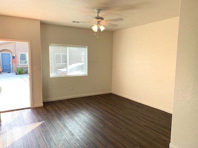 Building Photo - 3113 Park Meadows Dr