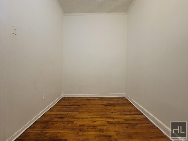 Building Photo - Spacious 1 Bedroom in East Harlem