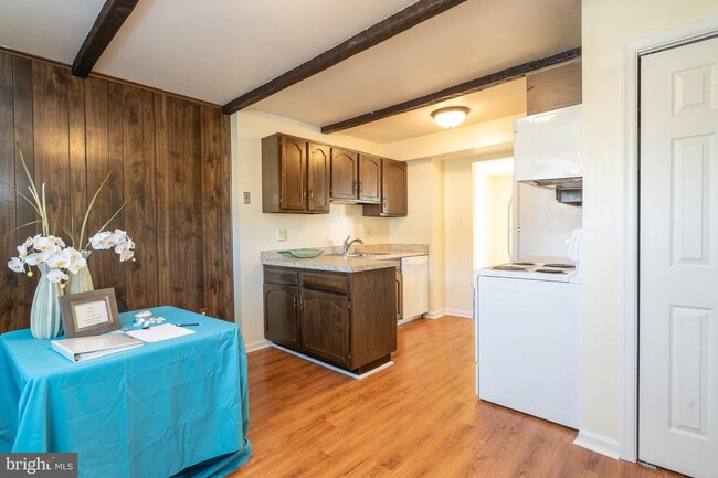 Building Photo - 6874 Brian Michael Ct