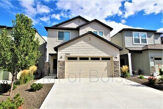 Building Photo - 2080 S Hills Ave.