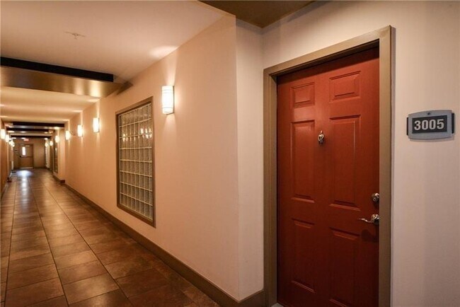 Foto del edificio - 390 17th St NW