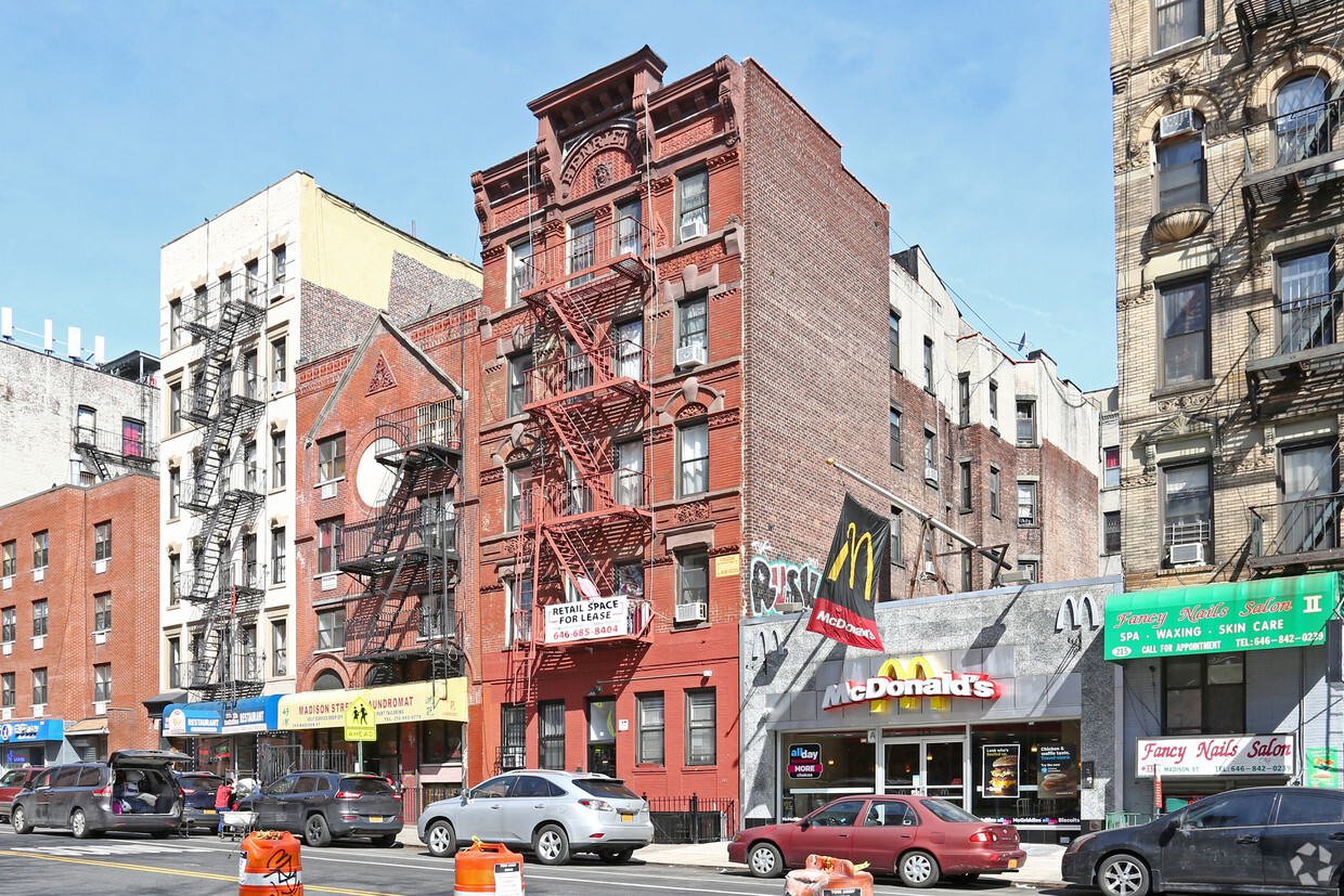 Foto principal - 211 Madison St