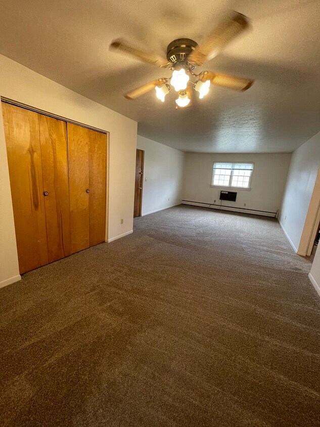 2490 S Raccoon Rd Unit 5, Youngstown, OH 44515 Apartments in