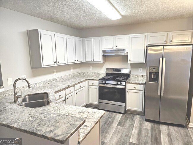 Foto del edificio - 1006 Crest Ridge Pl SW